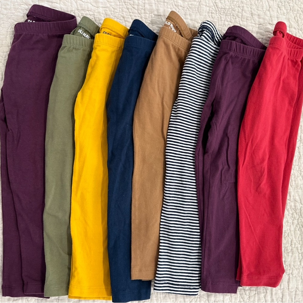 8 Pairs of Old Navy Leggings - Size 3T